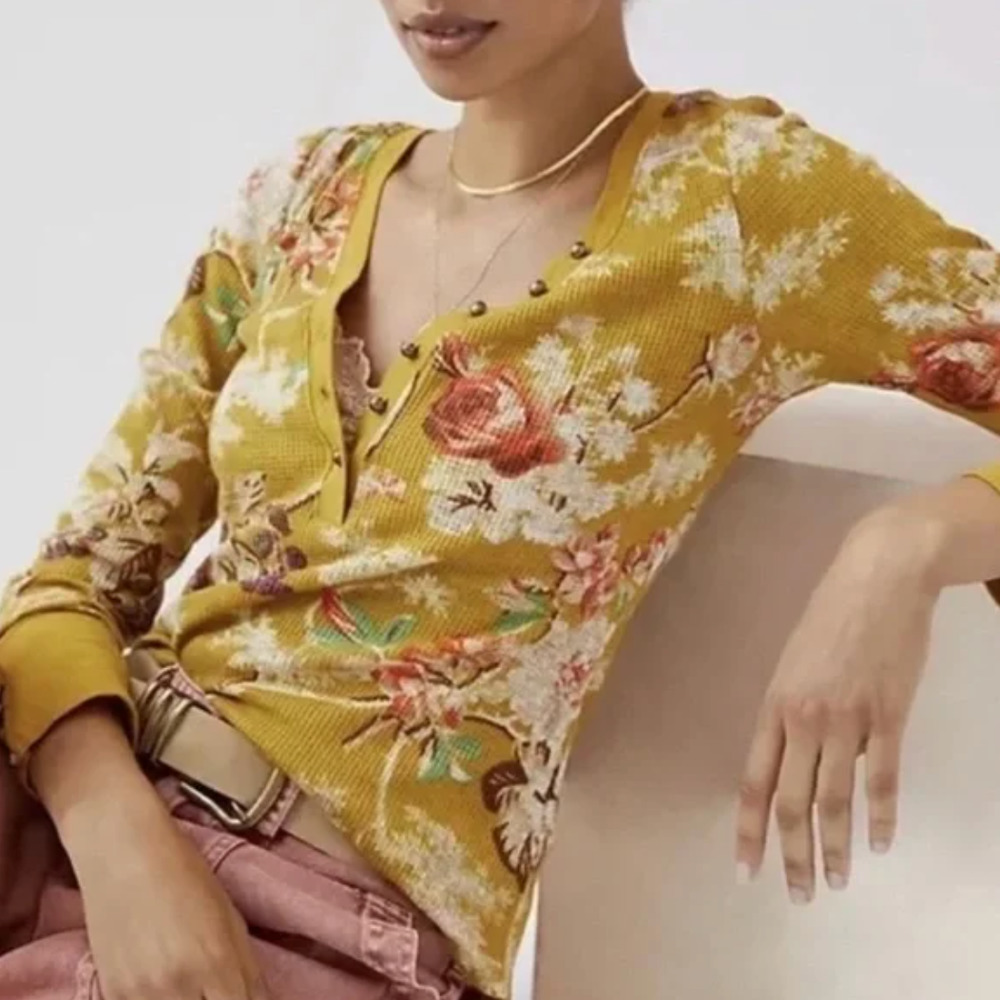 ANTHROPOLOGIE x PILCRO Floral Yellow Thermal Henley Top {VV13}